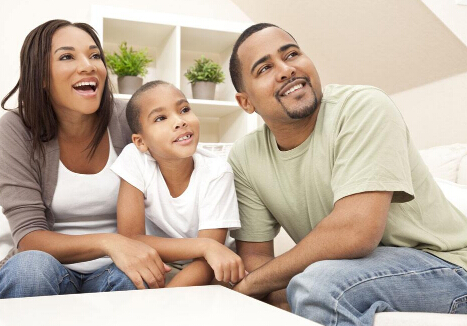 智商测试仪阐述儿童常挨打 智商将受影响 儿童草莓视频在线观看污污污家长经常陪孩子可以给孩子带来安全感增加孩子的自信心